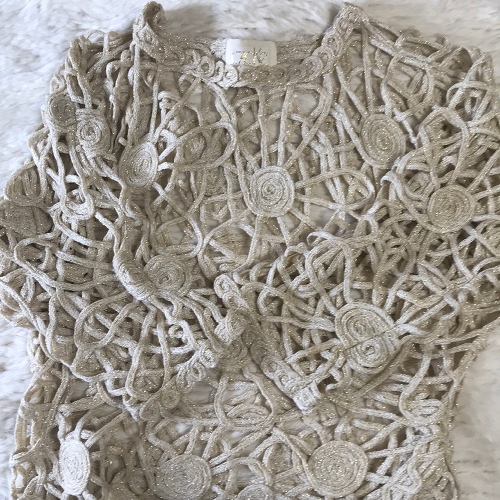 Pretty open knit top - Picture 4 of 4